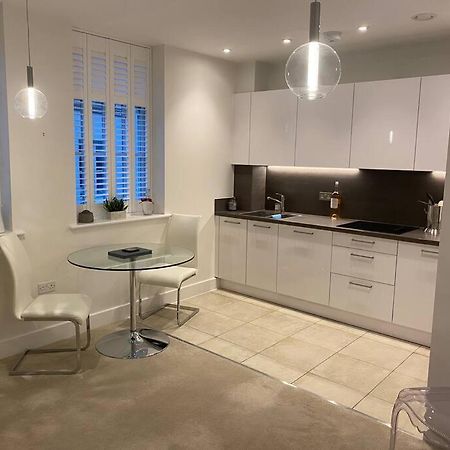 Unrivalled Location - Five Star - Worcester Apartment Extérieur photo