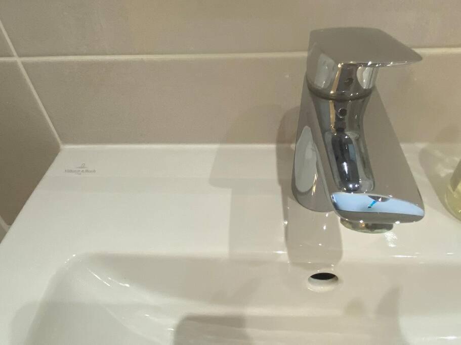 Unrivalled Location - Five Star - Worcester Apartment Extérieur photo
