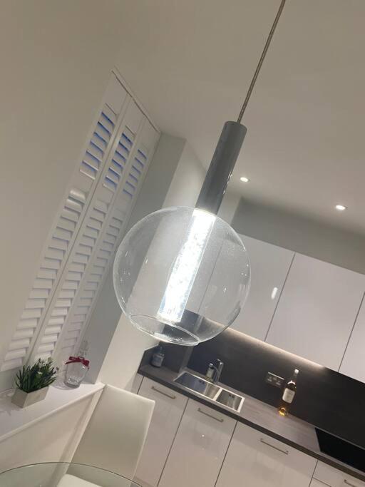 Unrivalled Location - Five Star - Worcester Apartment Extérieur photo