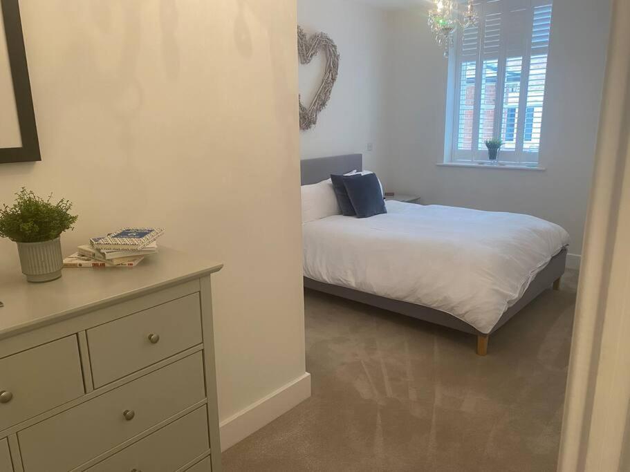 Unrivalled Location - Five Star - Worcester Apartment Extérieur photo