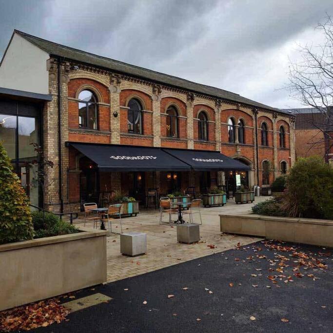 Unrivalled Location - Five Star - Worcester Apartment Extérieur photo