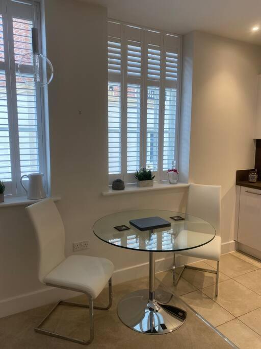 Unrivalled Location - Five Star - Worcester Apartment Extérieur photo