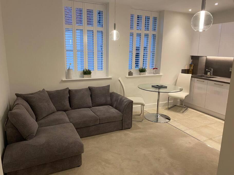 Unrivalled Location - Five Star - Worcester Apartment Extérieur photo